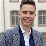 Je suis étudiant à la faculté de droit et je propose des cours de français pour les élèves en difficulté quel que soit le niveau.